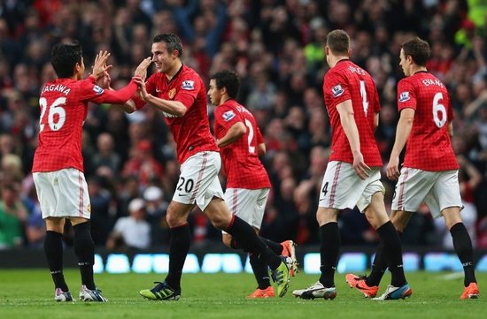 後者專注於 後者專注於